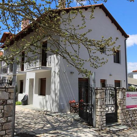 Family'S Houses Kalavryta Exterior foto